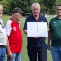 Giesenkirchener Trainer Peter Rommerskirchen (84) erhält DFB-Verdienstnadel