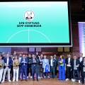 1. FC Lintfort nimmt Sepp-Herberger-Award in der Kategorie "Digital" in Berlin entgegen