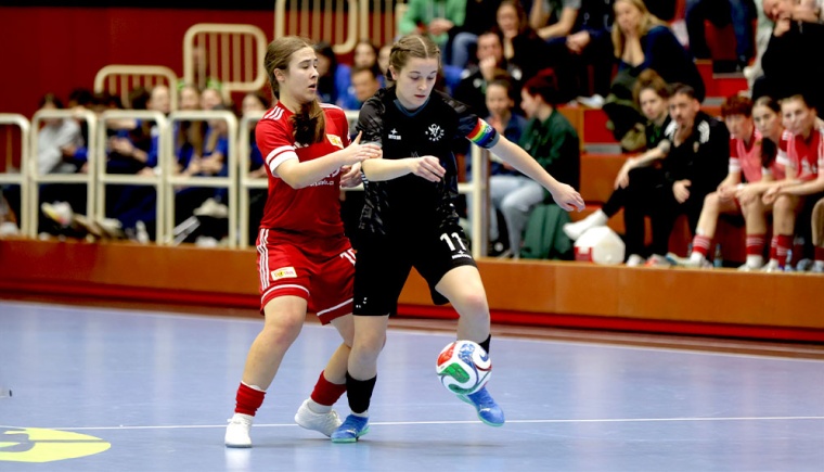 B-Juniorinnen des VfR Warbeyen holen "Silber" bei der Deutschen Futsal-Meisterschaft in der Sportschule Wedau