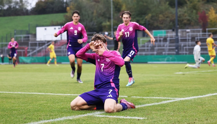 DFB-U 16-Junioren feiern 7:0-Kantersieg gegen Rumänien im Essener Uhlenkrugstadion