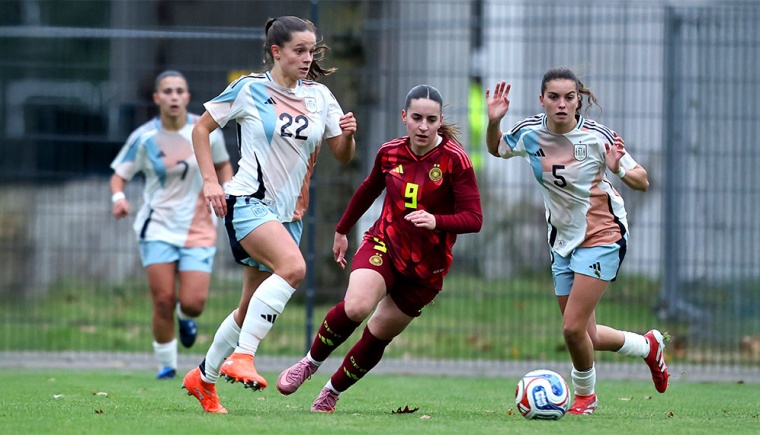 Deutsche U 19-Juniorinnen unterliegen Spanien im "Finale" des 4-Nationenturniers in Duisburg deutlich 0:5