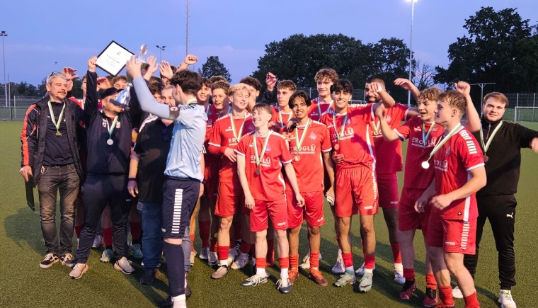 Auftakt Finalspiele C - Junioren und  A – Junioren  „PrimaGiroCup“  in Kevelaer, mit Siegen von Straelen und Kleve.