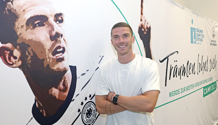 Stiftung von Nationalspieler Robin Gosens für Jugendliche in Berlin gestartet