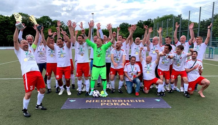 "Altherren-Pott" geht nach Düsseldorf: SG DJK Tusa 06 / DJK Sparta Bilk holt Ü 32-Niederrheinpokal