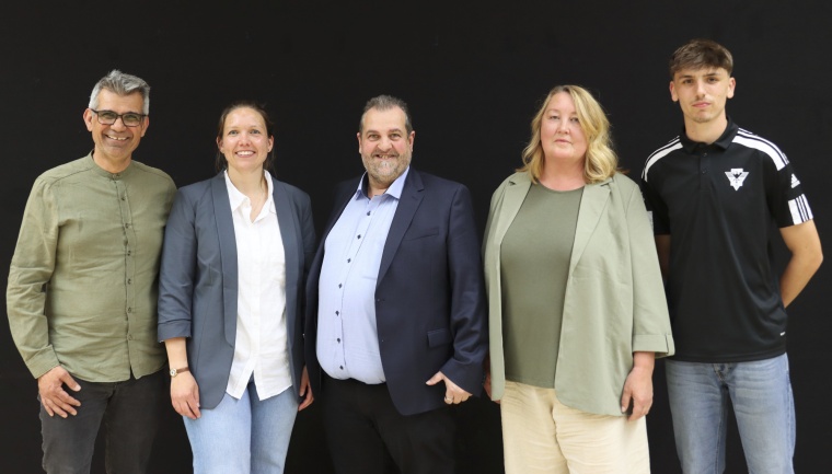 Der Verbandsjugendausschuss des FVN für die künftig vier Jahre dauernde Wahlperiode 2025 bis 2029 (v.l.): Gürkan Bora, Laura Hayen (Vorsitzende), Dirk Bimbach, Alexandra Schönmeier und Phil Wolff. Es fehlt: Roland Bürger.
