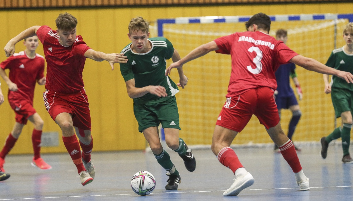 Sahil Samadi, Martin Vu und Jeremy Metzler überzeugen bei Futsal-Sichtung