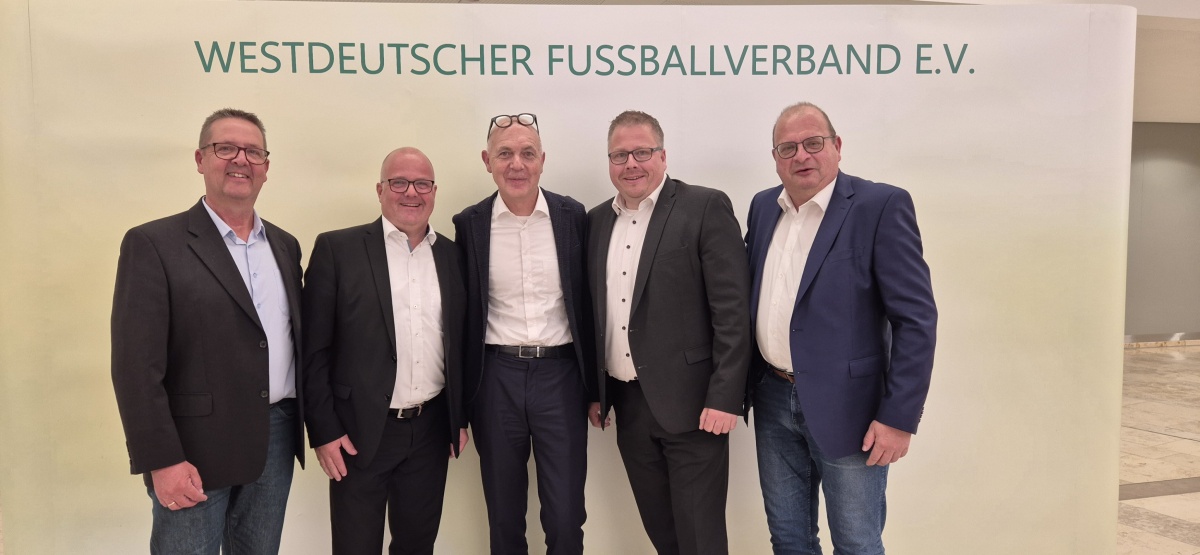 Kreis Rees/Bocholt beim Verbandstag in Duisburg vertreten - Delegierte treffen den DFB-Präsidenten Kreis Rees/Bocholt beim Verbandstag in Duisburg vertreten - Delegierte treffen den DFB-Präsidenten