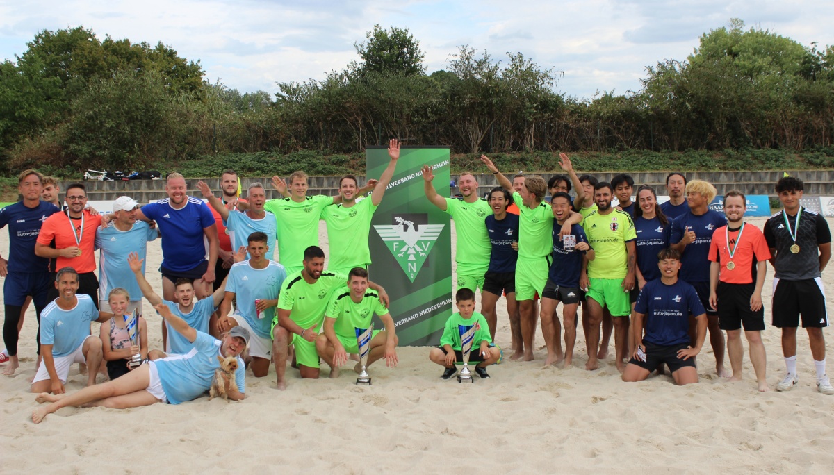 Spektakuläre Spiele bei perfekten Bedingungen: Volleypass Friends Club gewinnt FVN-Beachsoccer-Cup