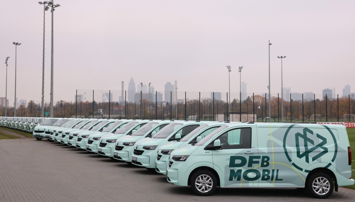 DFB und Landesverbände starten Schulfußball-Tour durch Deutschland DFB und Landesverbände starten Schulfußball-Tour durch Deutschland