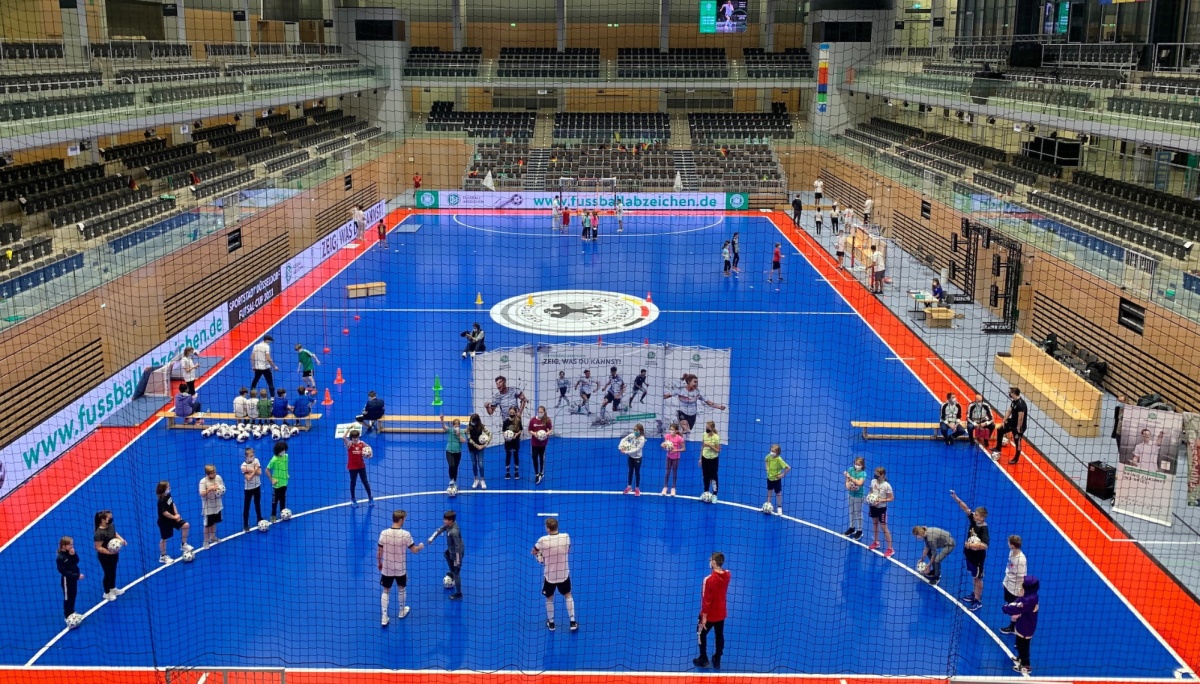 DFB-Fußball-Abzeichen meets Futsal im Castello Düsseldorf