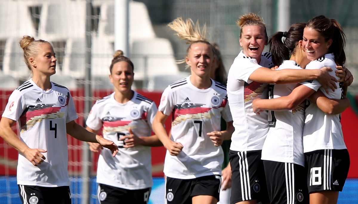 Erfolgreicher Re-Start im Stadion Essen: DFB-Frauen siegen 3:0 gegen Irland