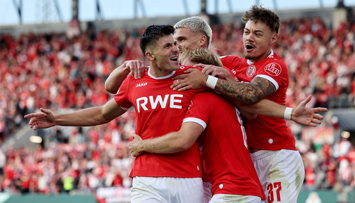 DFB-Pokal 2026/2027: Rot-Weiss Essen gelingt Überraschungssieg gegen Zweitligist St. Pauli DFB-Pokal 2026/2027: Rot-Weiss Essen gelingt Überraschungssieg gegen Zweitligist St. Pauli