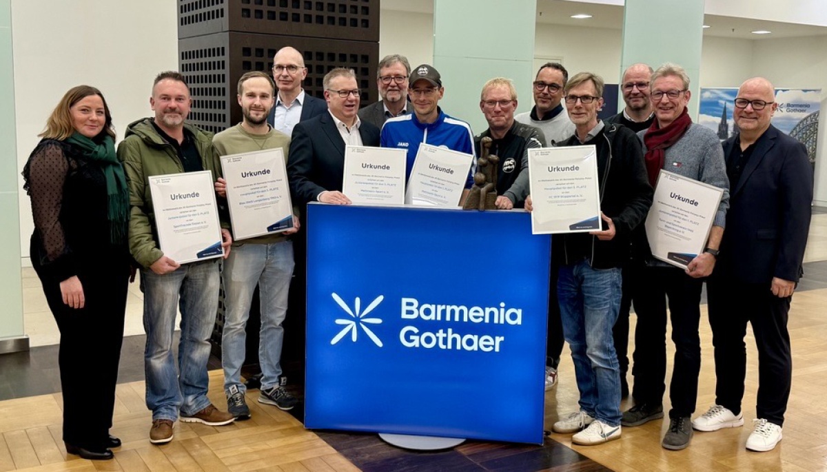 Junioren des TV 1945 Beyenburg und mettmann-sport mit Fair-Play-Pokal ausgezeichnet Junioren des TV 1945 Beyenburg und mettmann-sport mit Fair-Play-Pokal ausgezeichnet