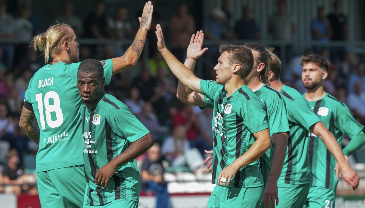 Vizemeister SpVg Schonnebeck stürmt mit 4:3-Torspektakel gegen Ratingen an die Tabellenspitze Vizemeister SpVg Schonnebeck stürmt mit 4:3-Torspektakel gegen Ratingen an die Tabellenspitze