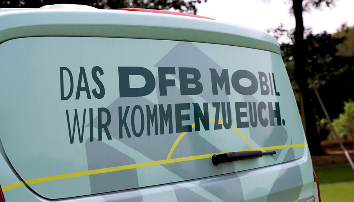 Jetzt DFB-Mobil-Besuch anfragen und  mit neuen Impulsen in die Saison oder das Schuljahr starten!