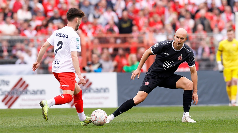 In der Pokal-Saison 2024/2025 setzte sich der dreimalige Titelverteidiger RWE im Halbfinale 2:1 bei Rot-Weiß Oberhausen durch.