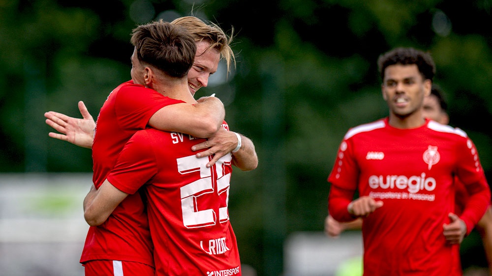 Joschua Müller (links) steuerte zwei der sechs Treffer des SV Biemenhorst gegen den FC Büderich bei.
