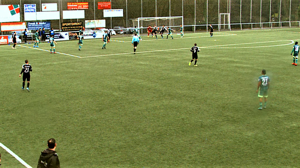 Der Moment des goldenen Treffers: Der 1. FC Bocholt siegt mit 1:0 beim Cronenberger SC.