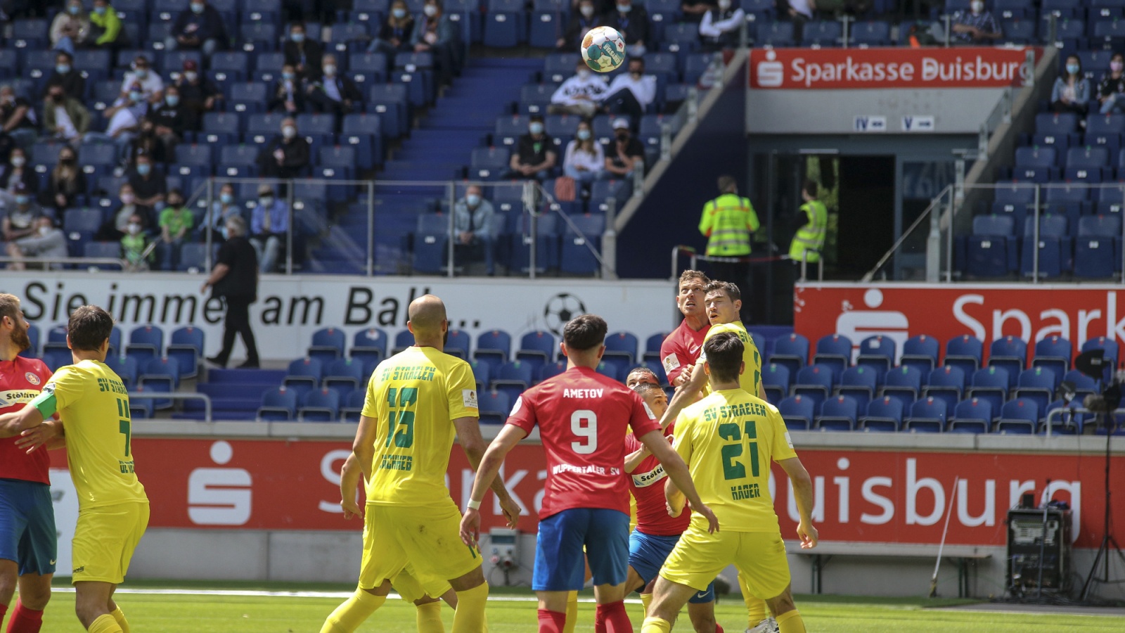 Der SV Straelen (hier beim 1:2 gegen den Wuppertaler SV im Niederrheinpokal-Finale 2021) könnte zum zweiten Mal in Folge in das Endspiel einziehen.