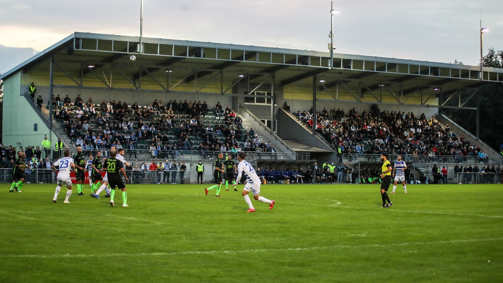 Das 0:5 zwischen Kreisligist Rheinland Hamborn und Drittligist MSV Duisburg sahen 1.200 Zuschauer.
