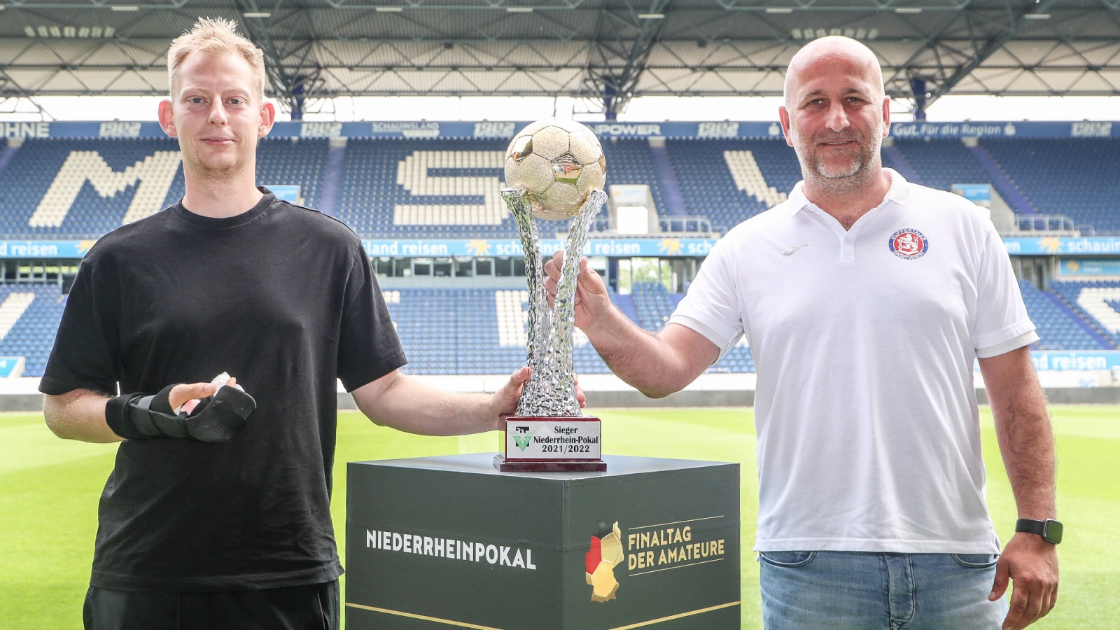 Straelens Trainer Steffen Weiß (links) und WSV-Trainer Björn Mehnert.