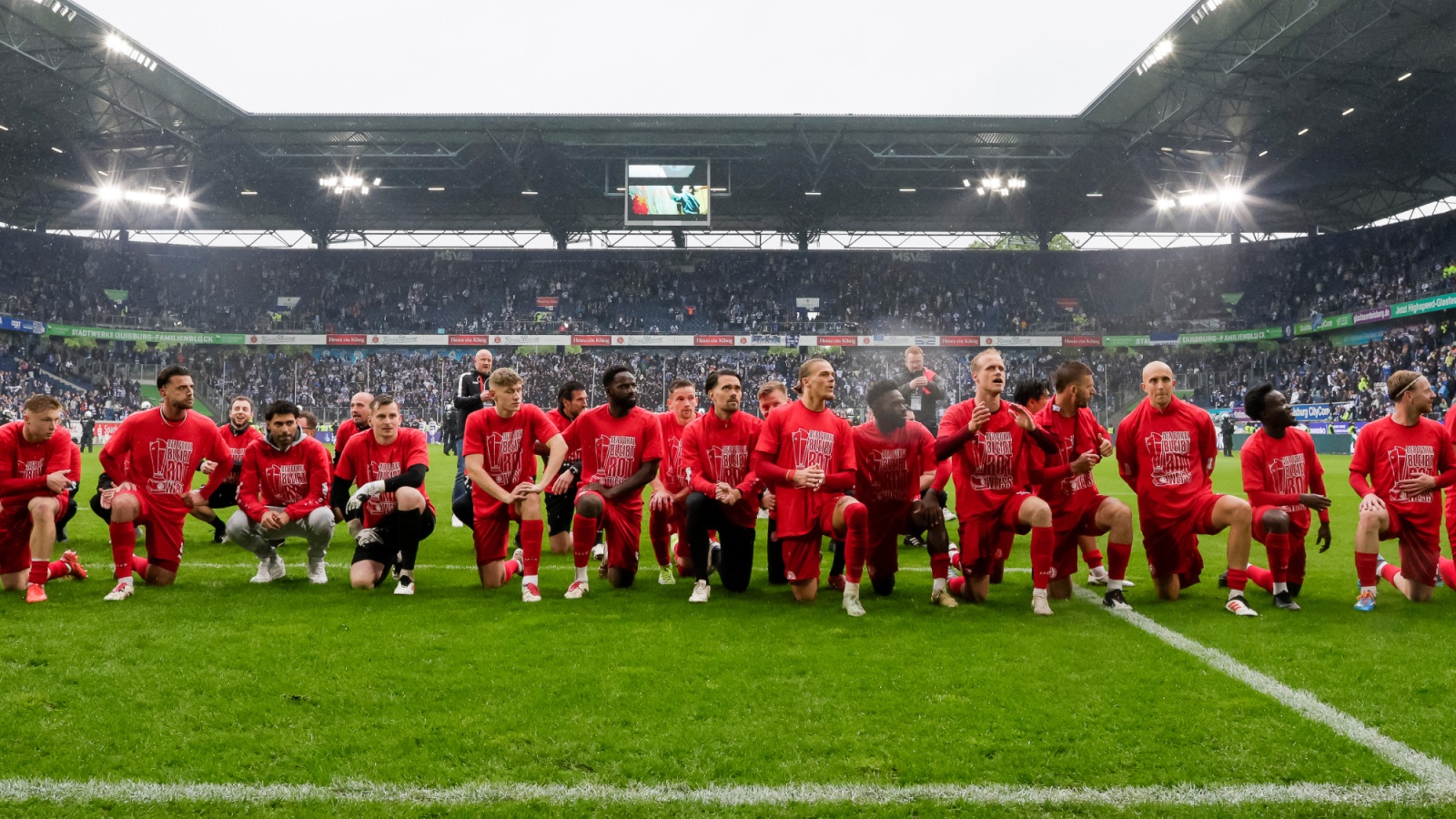 Rot-Weiss Essen gewann den Niederrheinpokal 2025 vor 27.719 Fans in Duisburg.