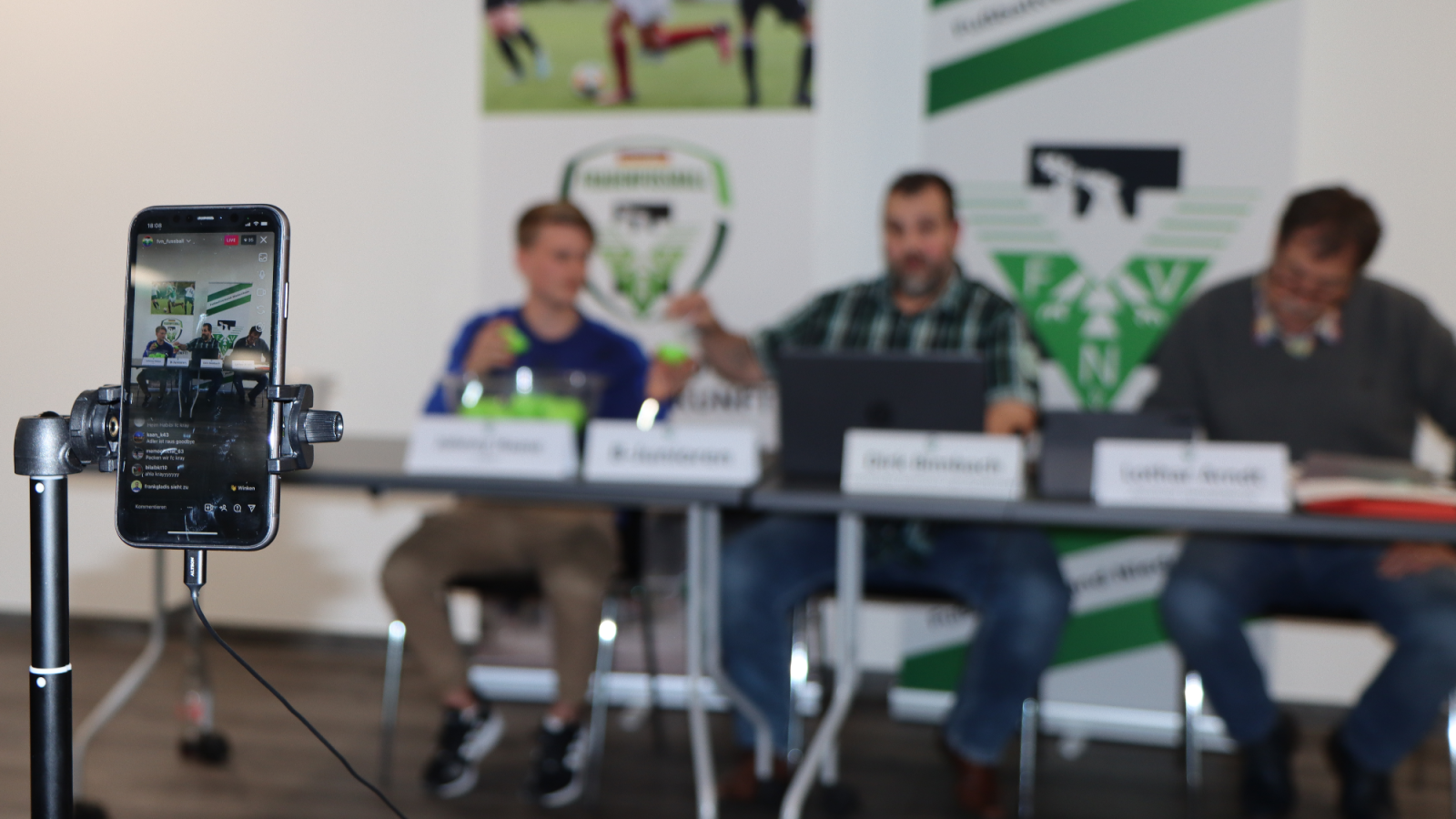 "Losfee" Johnny Haase, FSJler beim FVN, Dirk Bimbach (Verbandsjugendausschuss, Vorsitzender der Kommission Jugendspielbetrieb), sowie Lothar Arndt (Kommission Jugendspielbetrieb). (v.l.)