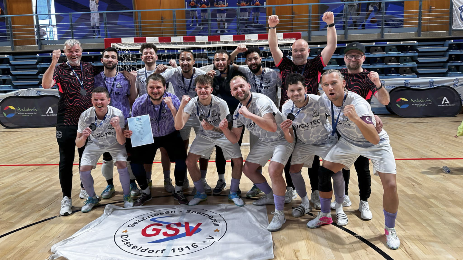 Zweiter Platz bei der „Deaf Champions League“ im Futsal für den GSV Düsseldorf. Die Freude? Riesig!