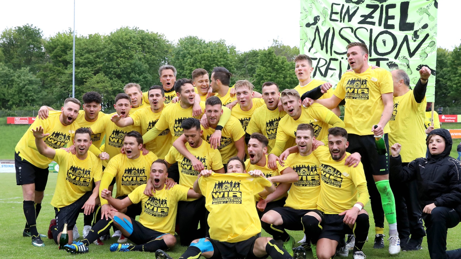 Im Frühjahr feierte der VfB Homberg mit dem Aufstieg in die Regionalliga den größten Erfolg der Vereinsgeschichte.