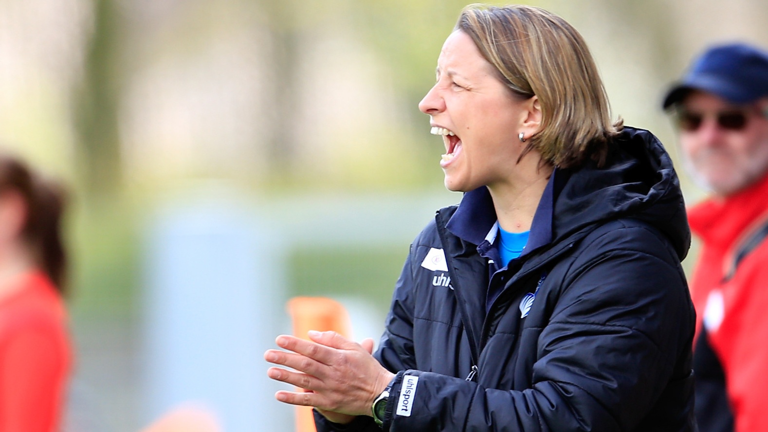 Vier Spiele, zwölf Punkte: Trainerin Inka Grings (hier an der Seitenline der Frauen des MSV Duisburg) und ihr SV Straelen haben einen optimalen Start erwischt.