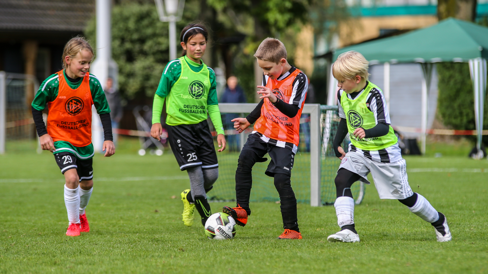 Rund um den heutigen Weltkindertag: Viele Aktionen zum Kinderfußball