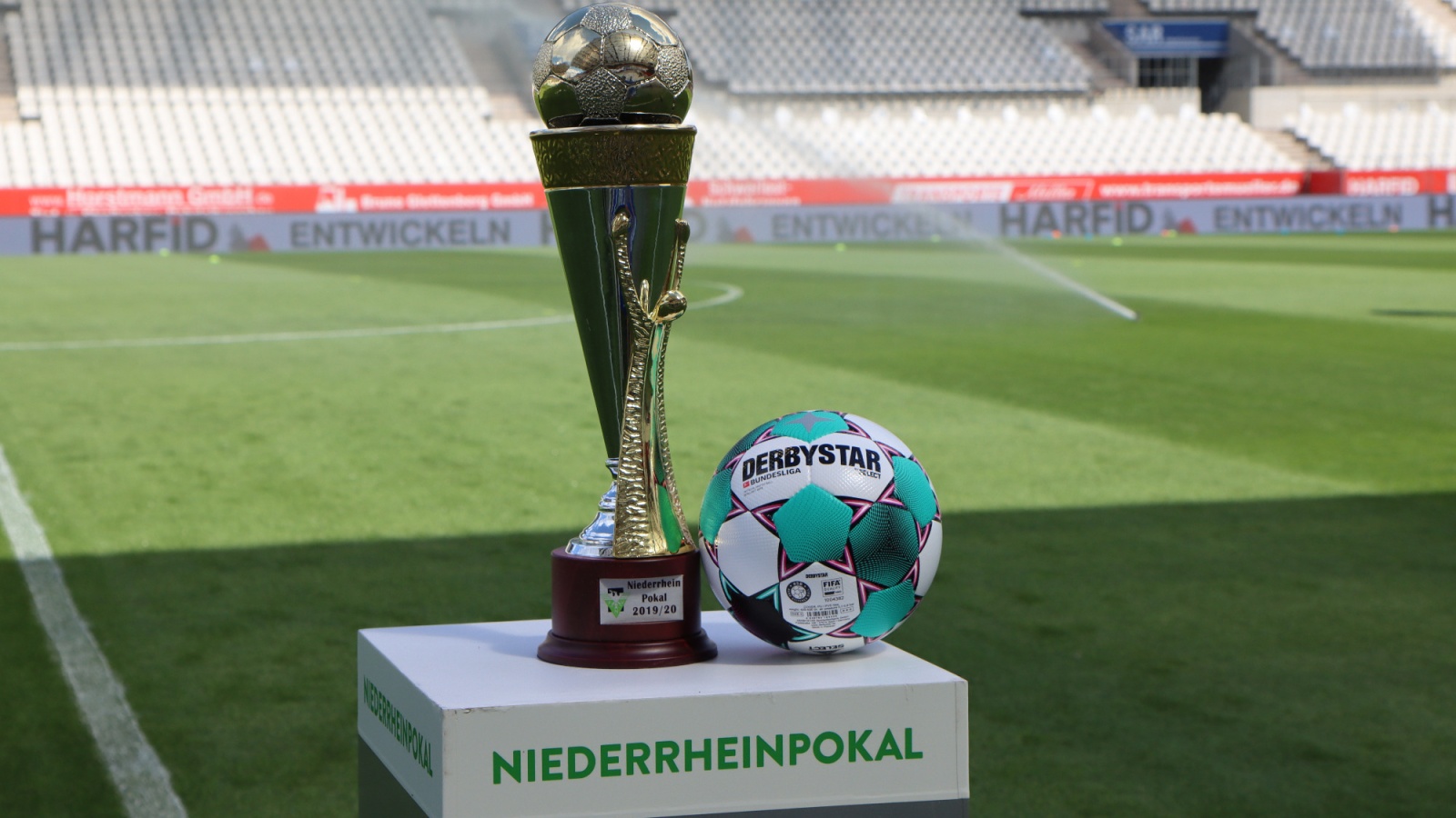 Um diese Trophäe geht es auch in der Saison 2020/2021: Der Niederrheinpokal.
