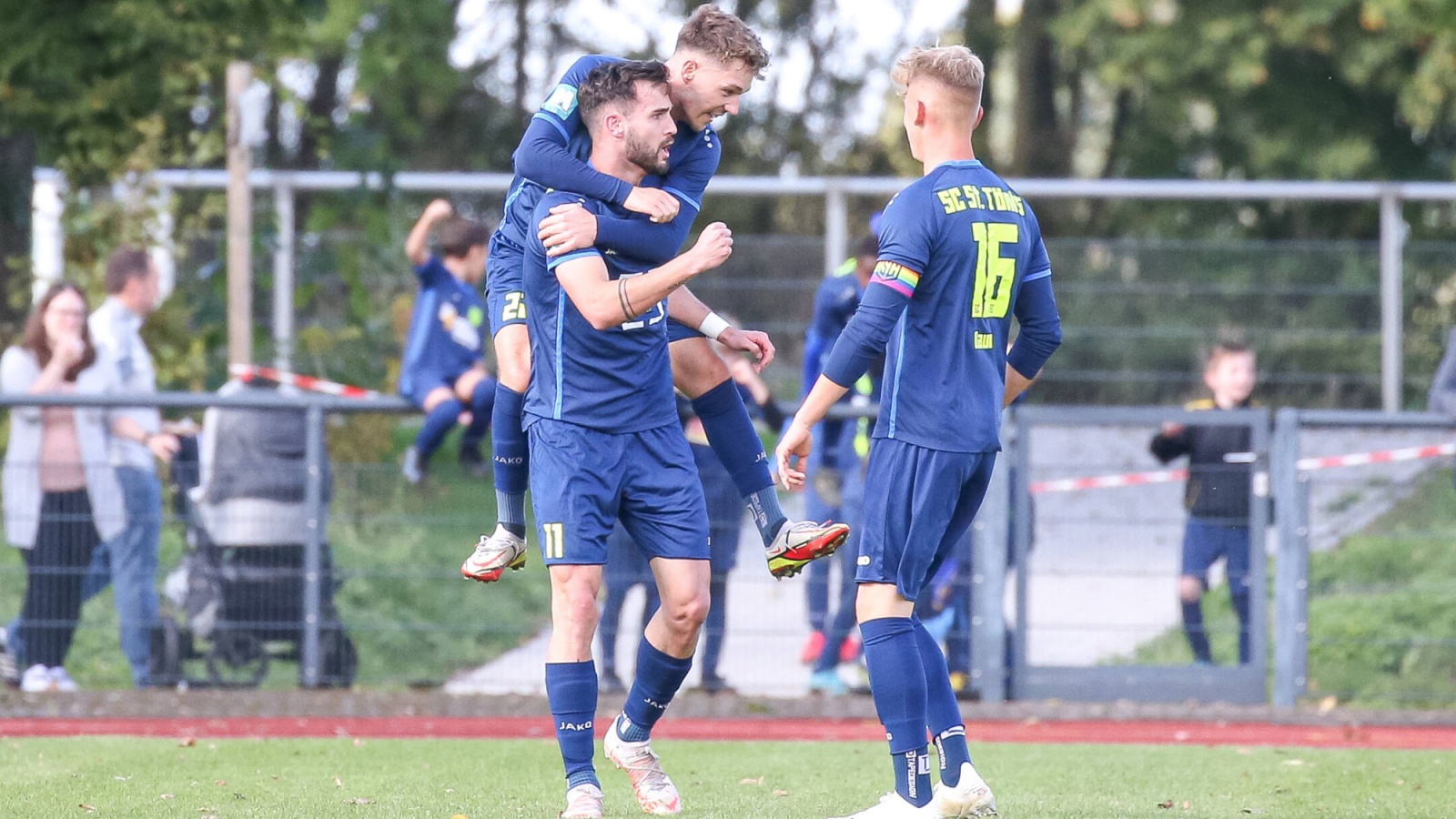 Jubel bei den Spielern des SC St. Tönis (Archivfoto).