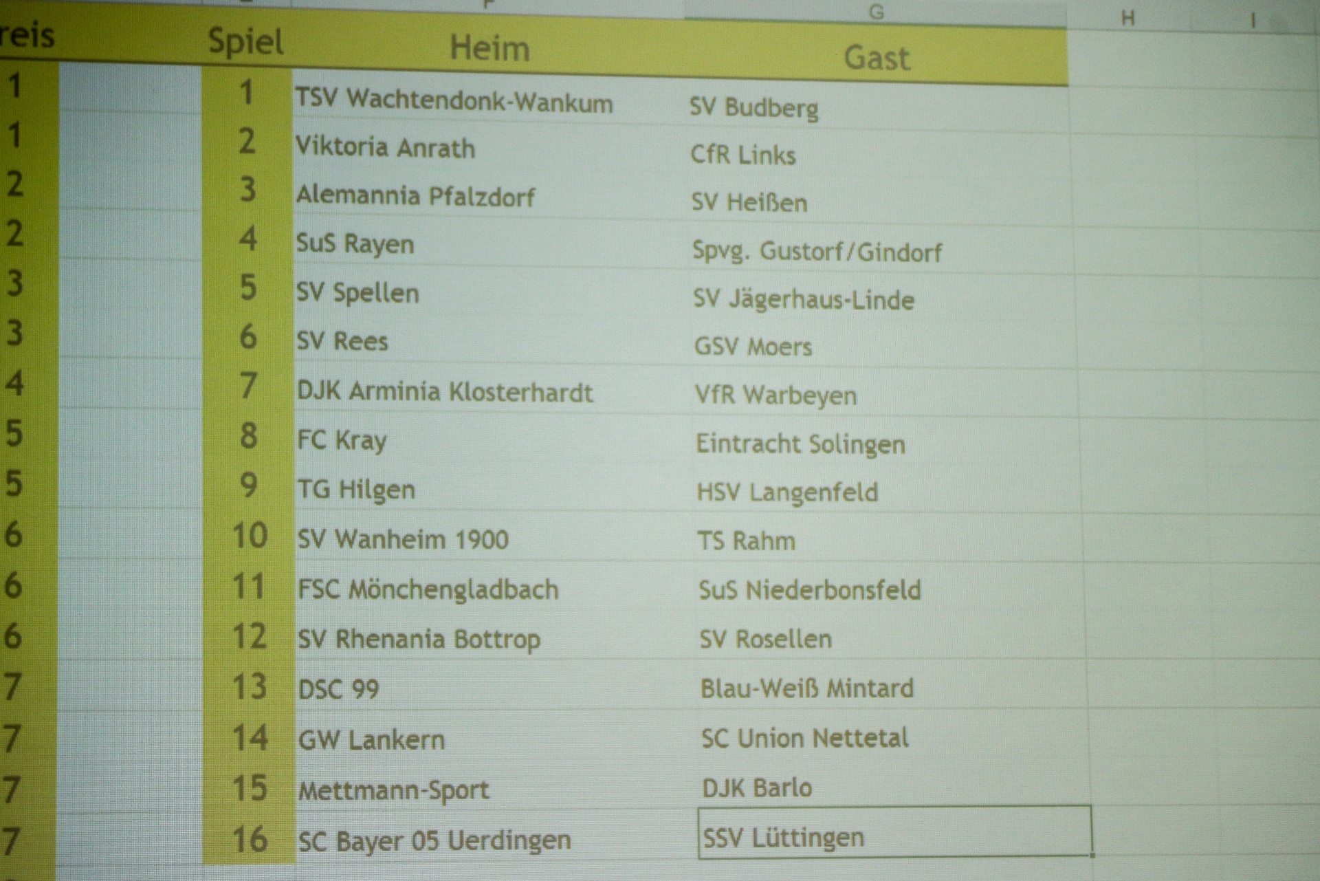 [{"clang_id":1,"value":"Tabellenkalkulation mit Fußballspielplan: Spielnummer, Heimmannschaft, Gastmannschaft sind in Spalten aufgelistet. 16 Spiele sind verzeichnet."}]