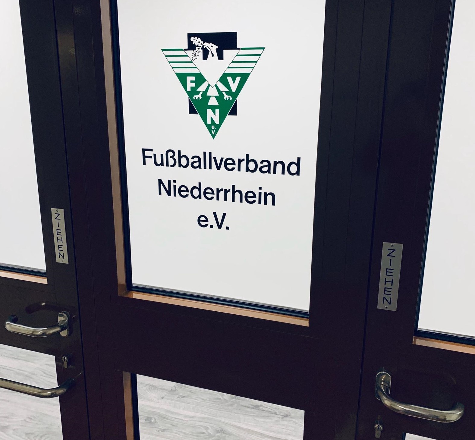 Die Türen der FVN-Geschäftsstelle in Duisburg sind für Besucher nun vorerst geschlossen.